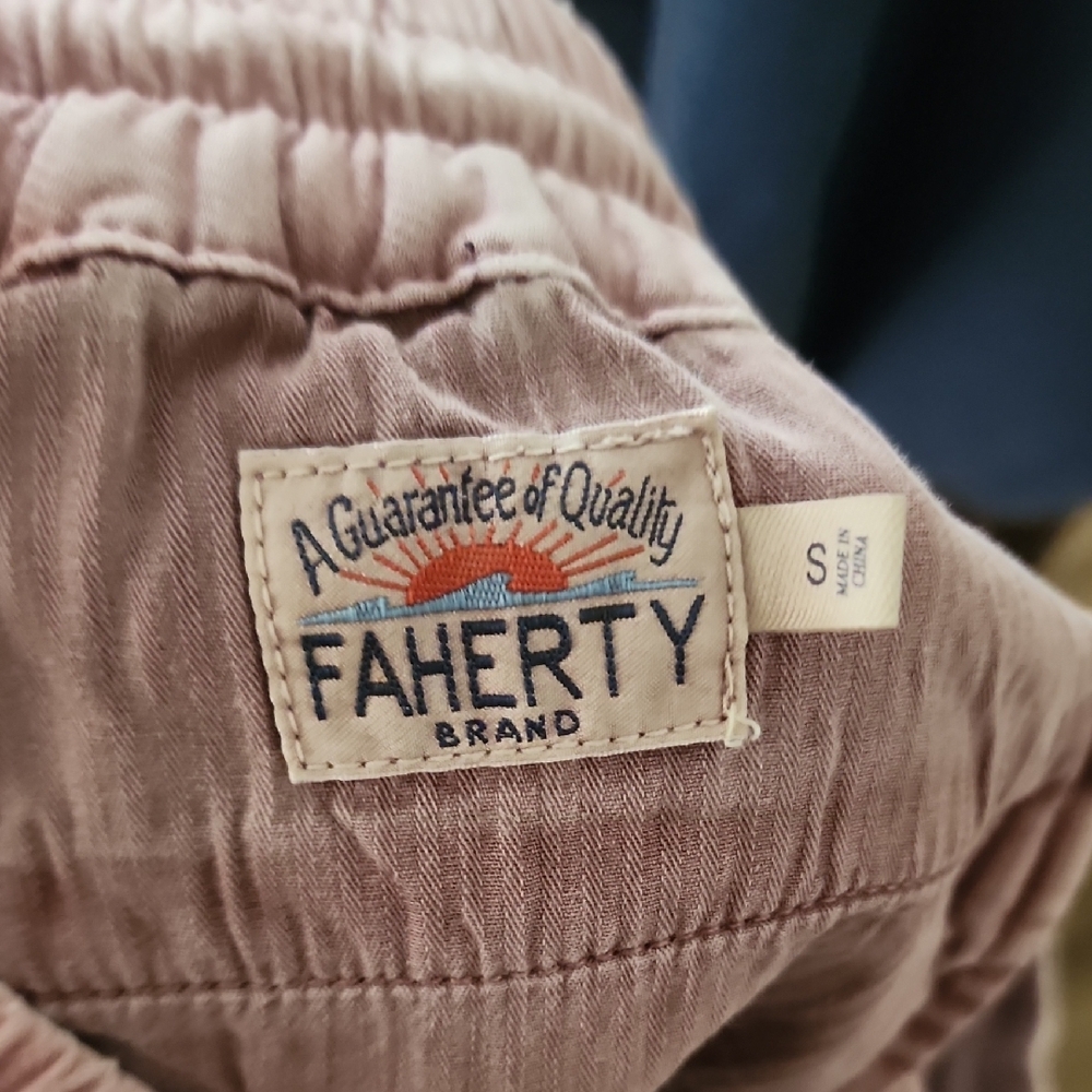Faherty Men's Purple Shorts - Picture 6 of 9